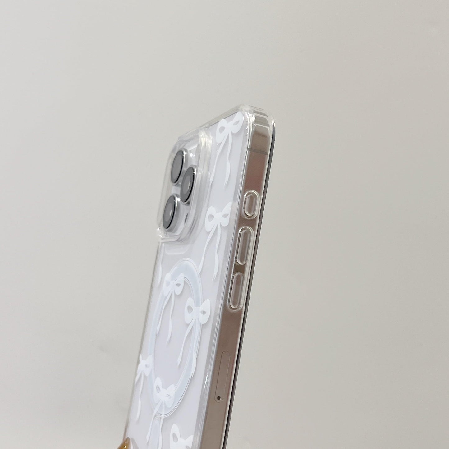 UEEBAI Coque magnétique pour iPhone 15 Pro, étui à nœud bordeaux compatible avec MagSafe, étui de téléphone esthétique sans fil avec ruban transparent fin, anti-jaunissement, coque de protection antichoc pour femme et fille - Bordeaux 