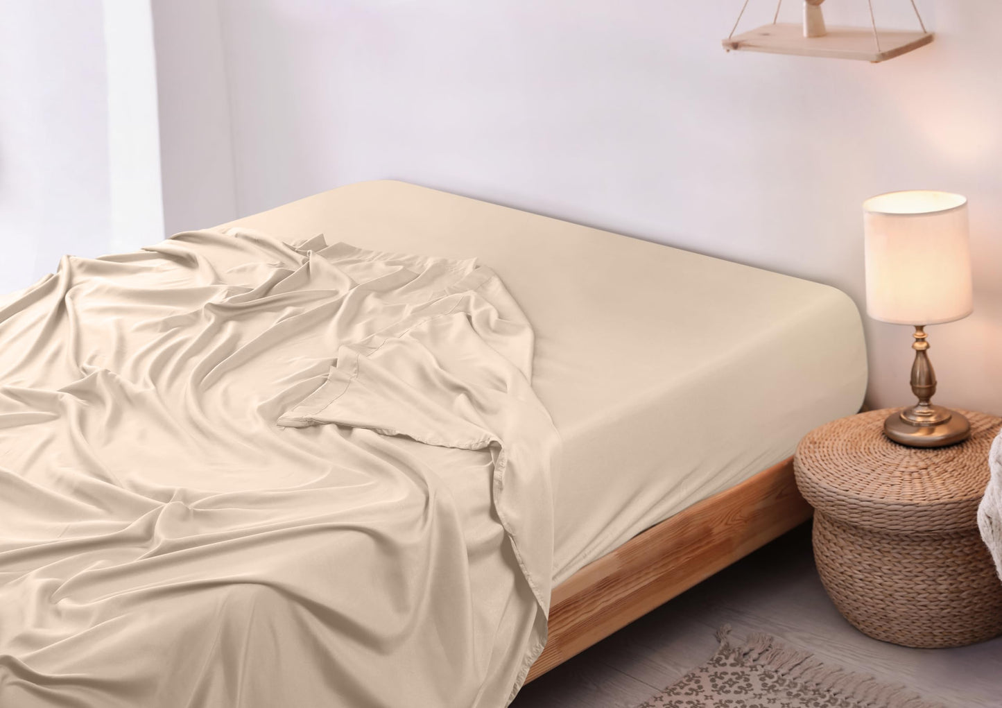 Draps plats Utopia Bedding - Lot de 6 - Tissu en microfibre brossé doux - Draps supérieurs résistants au rétrécissement et à la décoloration - Entretien facile (Queen, Blanc) 