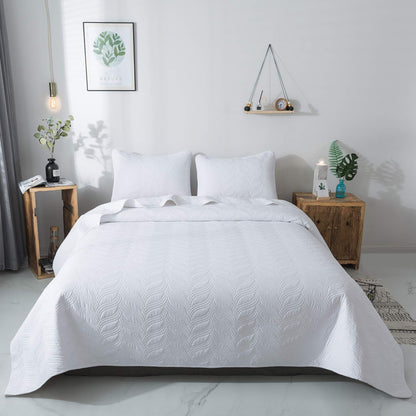 3-Piece White Quilt Set – Full/Queen/King/Cal King – Lightweight Oversized Bedspread