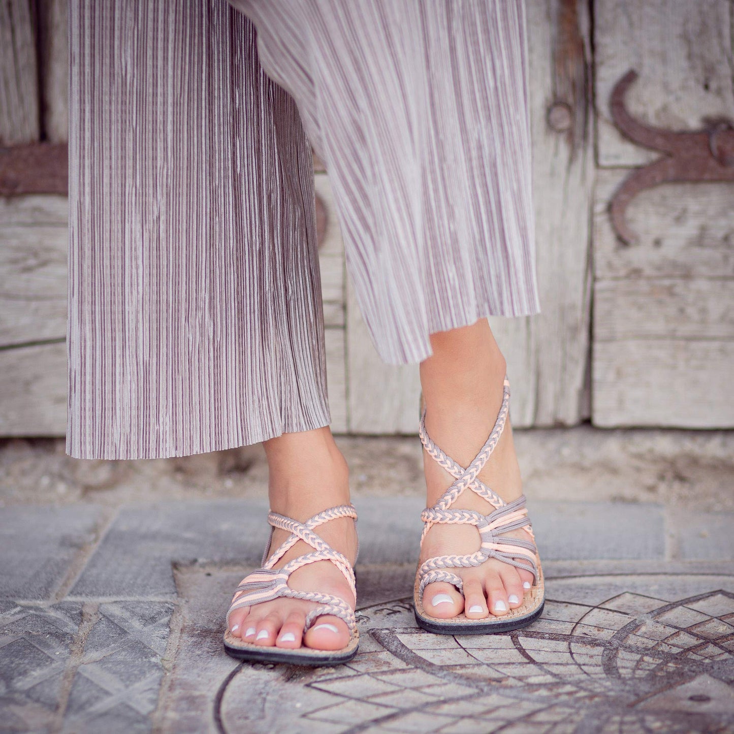 Flache Sandalen Plaka für Damen in Palmenblatt-Optik