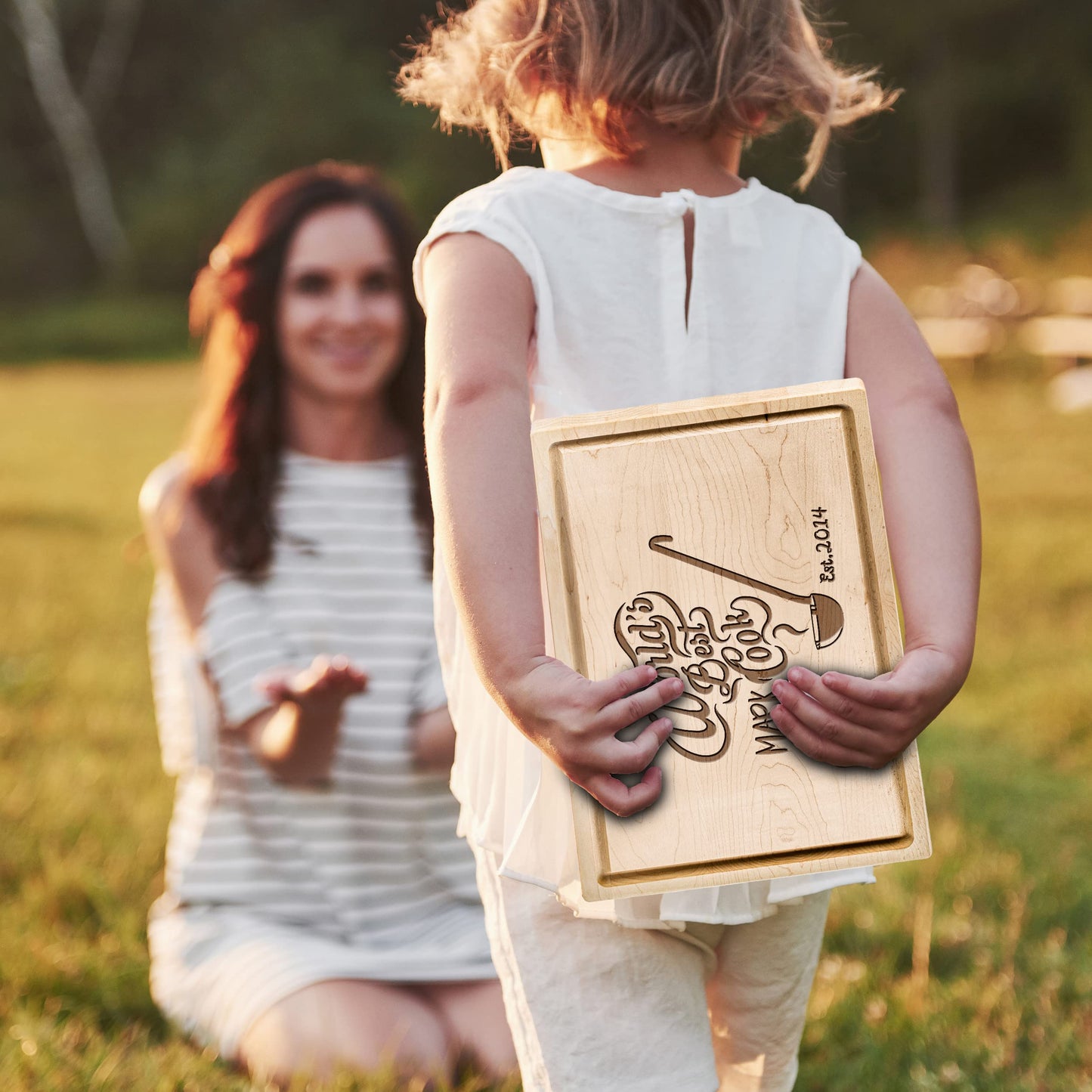 Personalisiertes Walnuss-Schneidebrett mit Untersetzern, Mineralöl und Geschenkverpackung erhältlich – Gestalten Sie Ihr eigenes Schneidebrett, hergestellt in den USA (Design 22, 3. Walnuss 17"x11") 