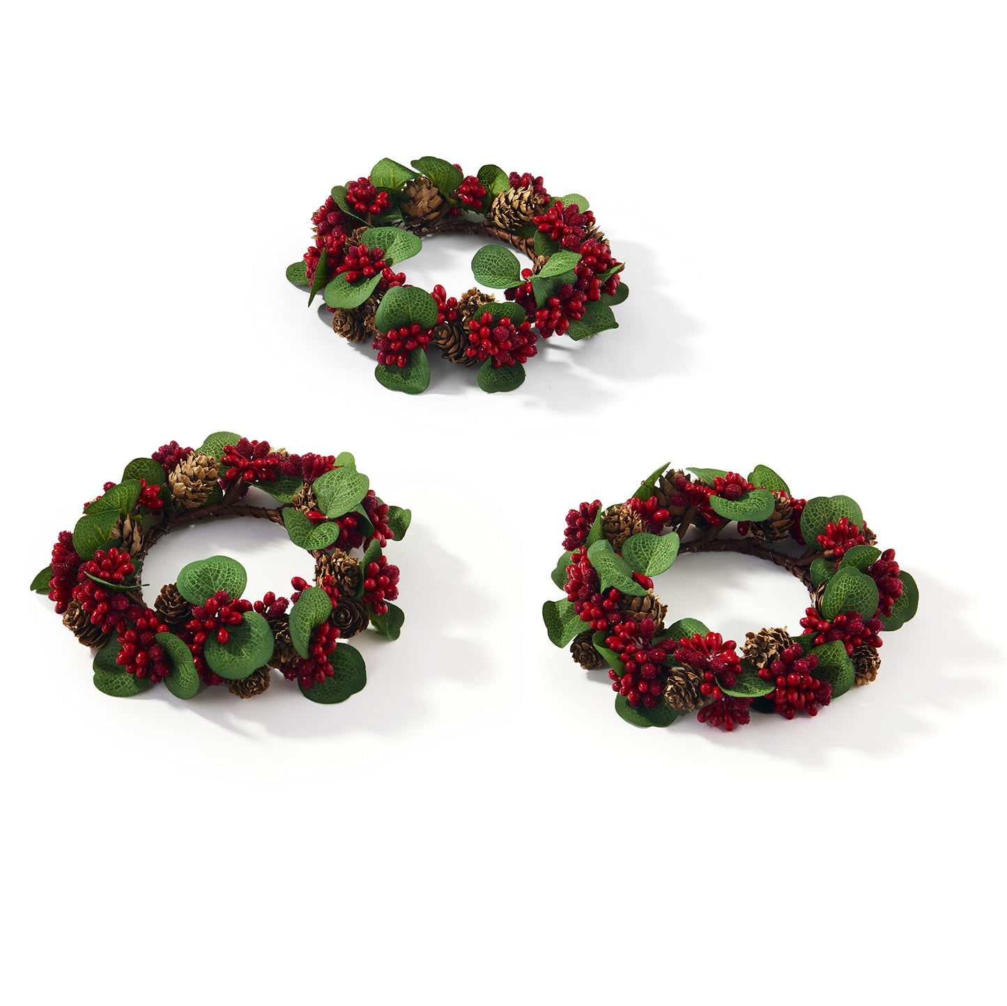 Lot de 3 mini couronnes de bougies de Noël LampLust avec mini pommes de pin et baies rouges, convient aux bougies piliers de 3 pouces, anneaux de bougies pour piliers, décoration de table de Noël, décorations de vacances 