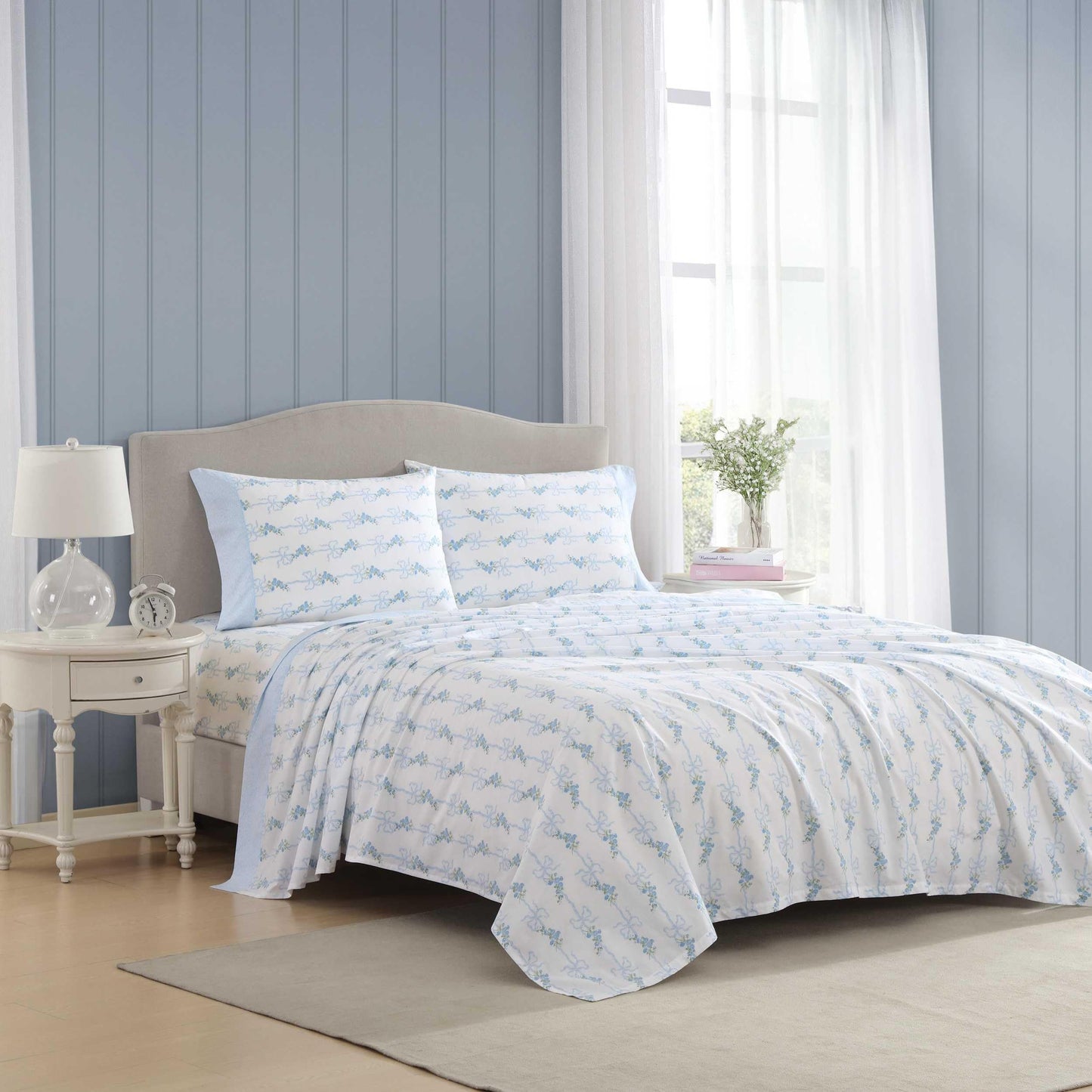 Laura Ashley - Sheet Set, Breathable Cotton Percale Bedding with Matching Pillowcases, Soft Home Decor