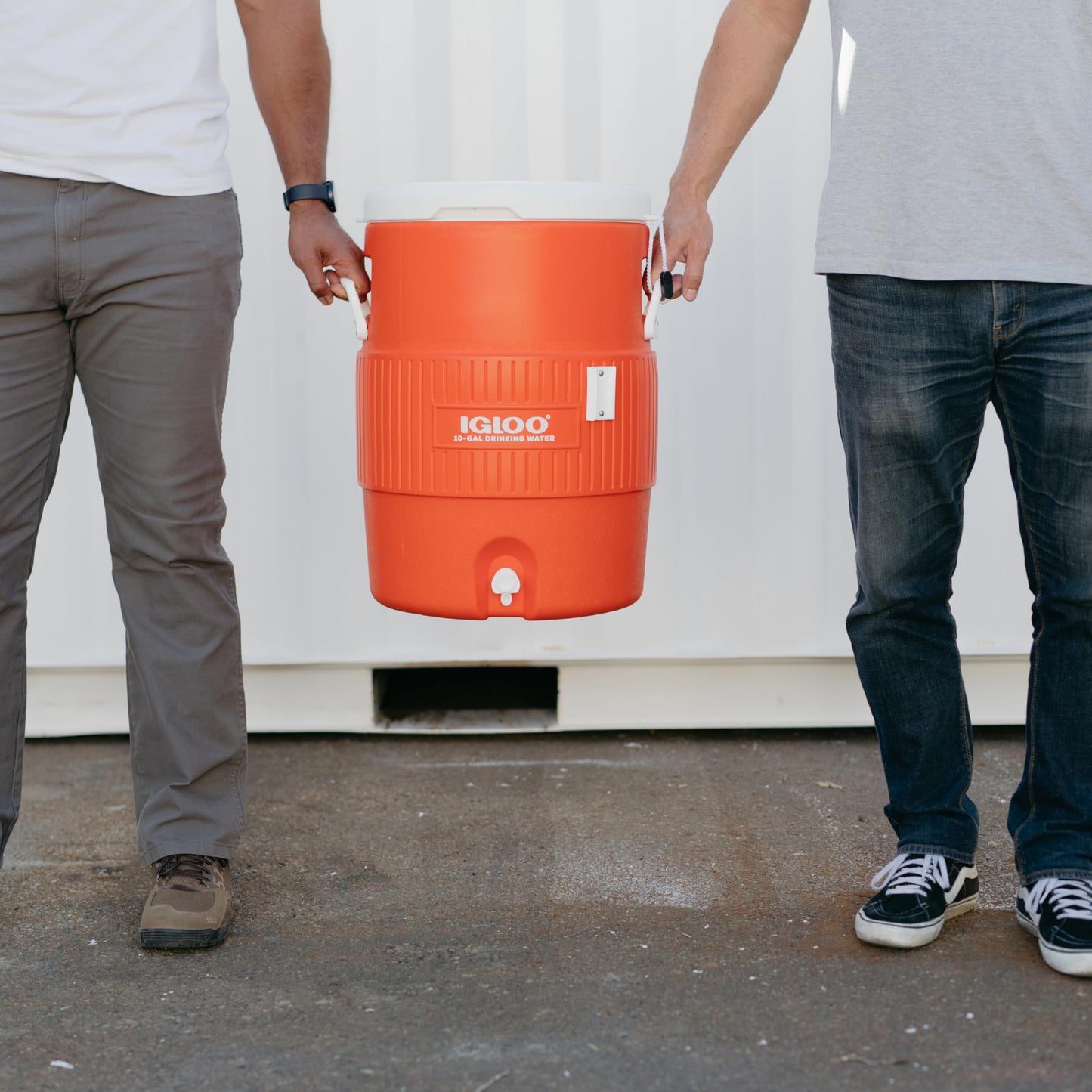 Igloo Sports Cooler | Insulated Beverage Dispenser with Spout |Portable Handwashing Station