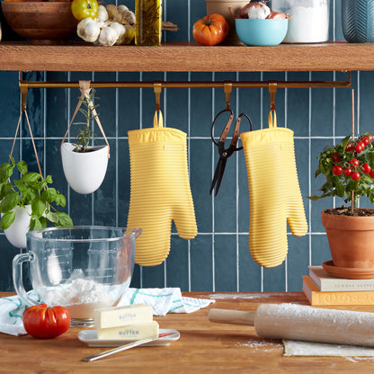 KITCHENAID Ribbed Soft Silicone Oven Mitt 2-Pack Set, Matte Black, 7.5"x13"