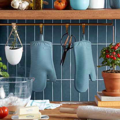 KITCHENAID Ribbed Soft Silicone Oven Mitt 2-Pack Set, Matte Black, 7.5"x13"