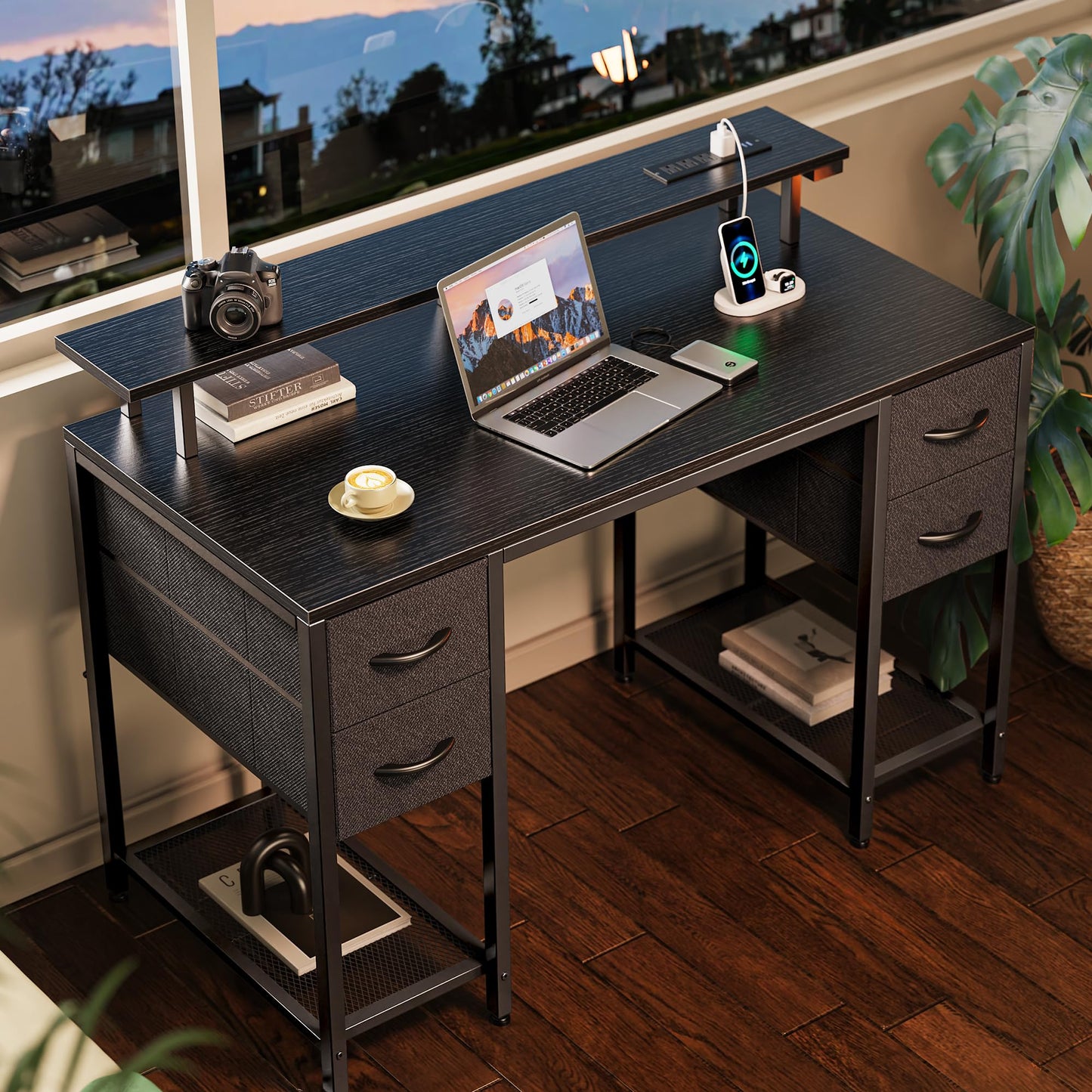 Bureau d'ordinateur Huuger de 47 pouces avec 4 tiroirs, bureau de jeu avec lumières LED et prises de courant, bureau à domicile avec grand espace de rangement pour chambre à coucher, travail à domicile, noir 