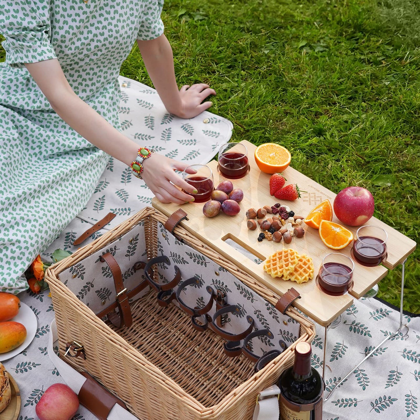 Wicker Picnic Basket for 4, 4 Person Picnic Kit, Willow Hamper Service Gift Set with Blanket Portable Bamboo Wine Snack Table for Camping and Outdoor Party