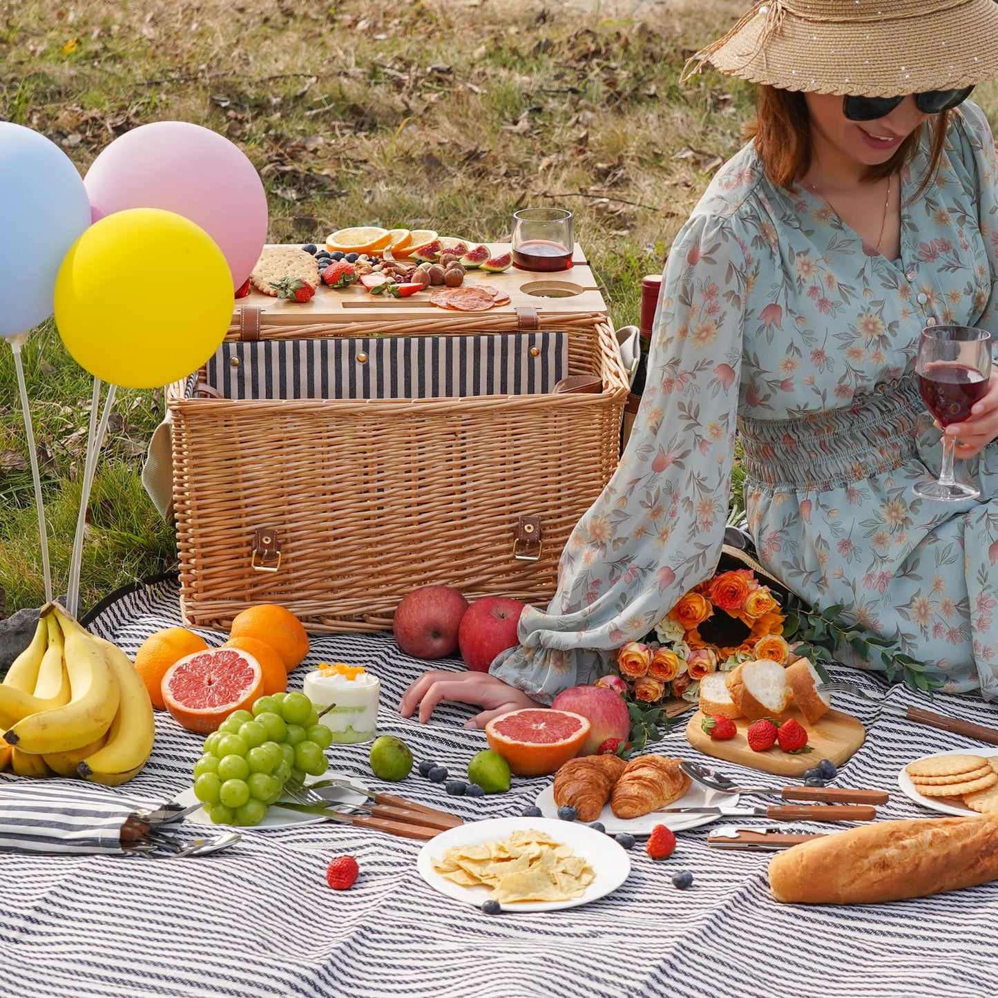 Wicker Picnic Basket for 4, 4 Person Picnic Kit, Willow Hamper Service Gift Set with Blanket Portable Bamboo Wine Snack Table for Camping and Outdoor Party