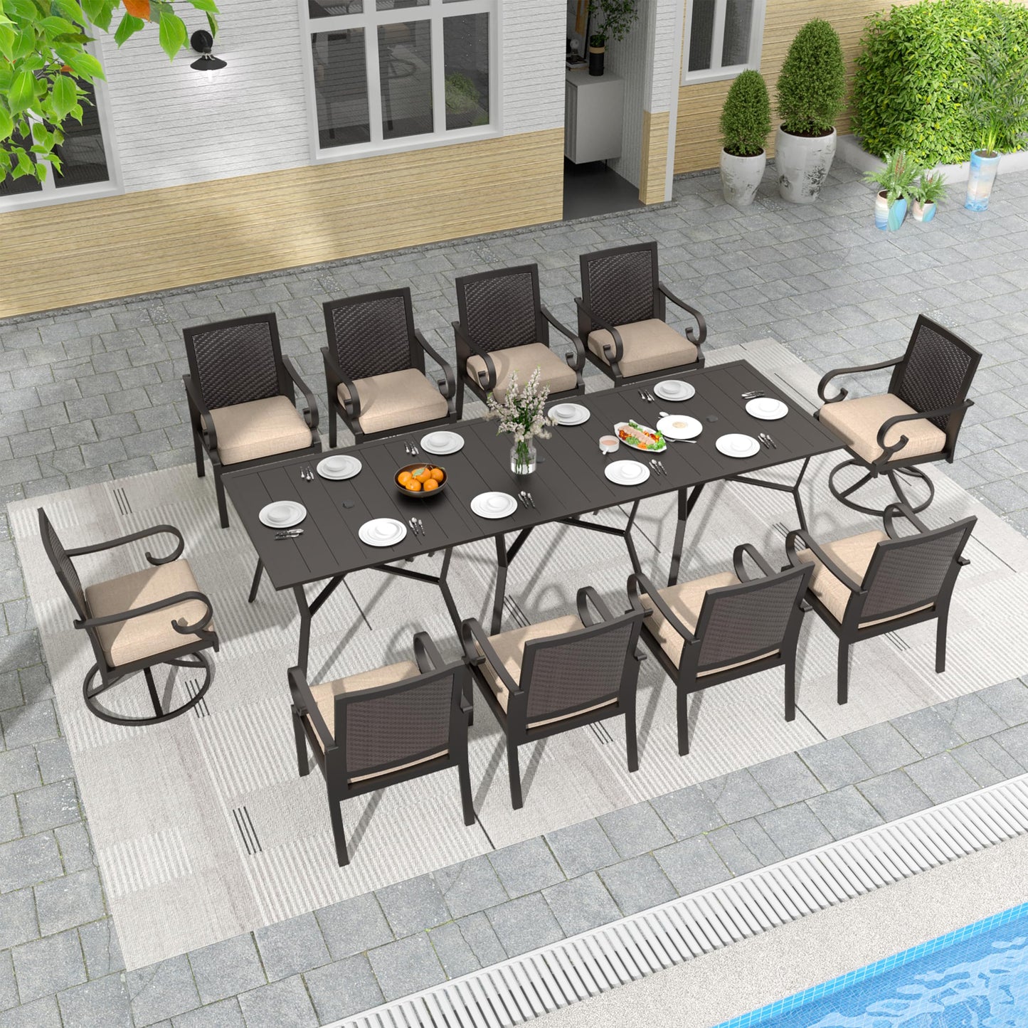 Ensemble de salle à manger de patio 15 pièces Meubles d'extérieur en rotin Ensemble de salle à manger avec 3 plateaux de table carrés en verre 12 chaises avec coussins bleu marine pour patio, arrière-cour, cuisine extérieure, pelouse et jardin 