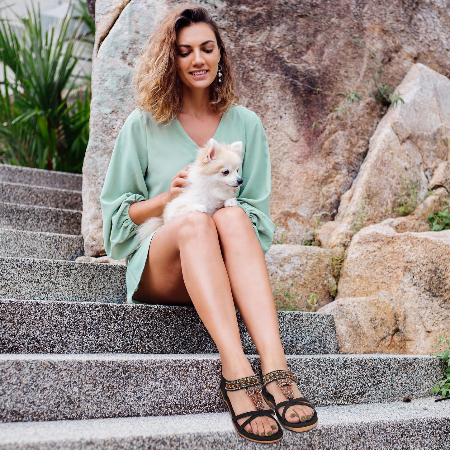 Sandales d'été pour femmes : chaussures plates confortables, style bohème, bride élastique à la cheville, sandales de plage et de marche pour femmes