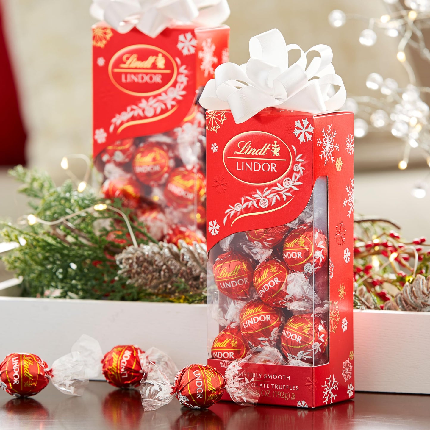 Lindt LINDOR Milchschokoladen-Bonbon-Trüffel, Milchschokolade mit zartschmelzender Trüffelfüllung, 25,4 oz., 60 Stück 