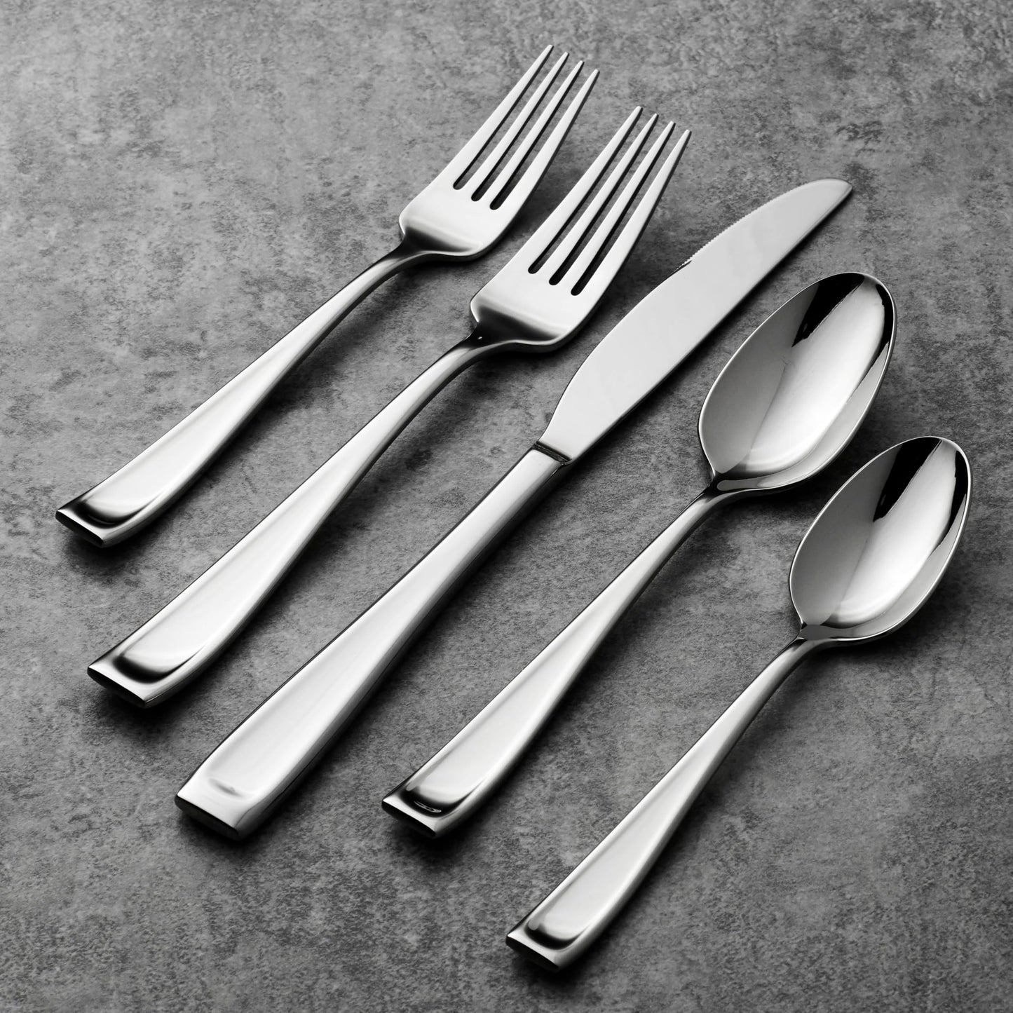 Oneida Moda 65-Piece Flatware Set, Service for 12