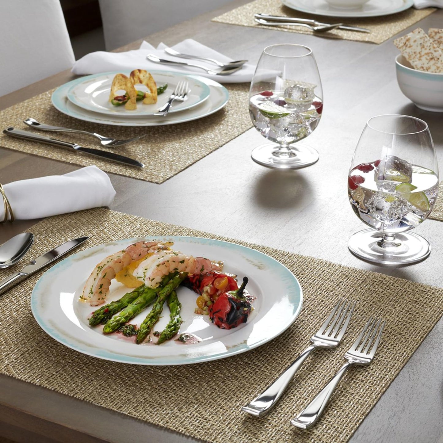 Oneida Moda 65-Piece Flatware Set, Service for 12