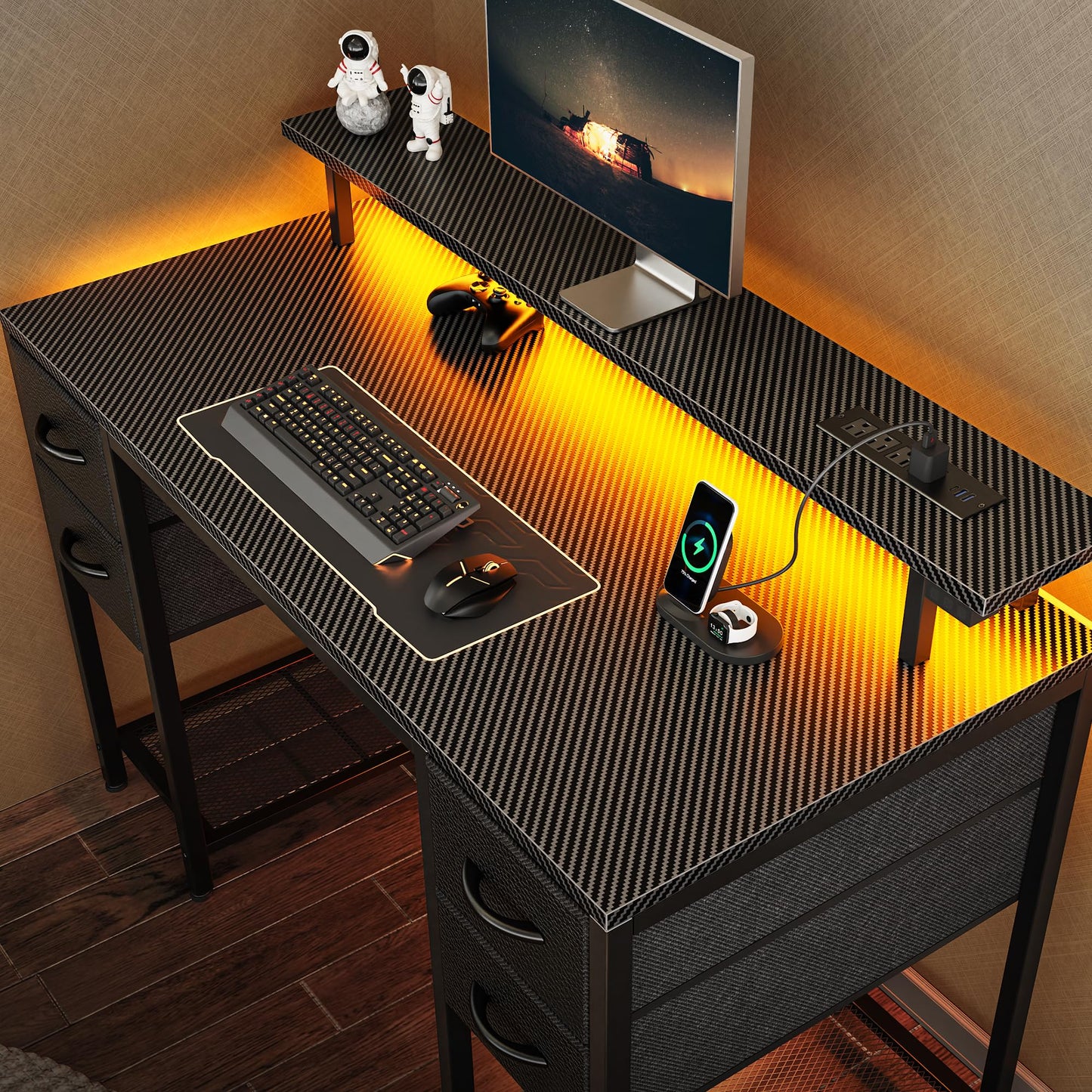 Bureau d'ordinateur Huuger de 47 pouces avec 4 tiroirs, bureau de jeu avec lumières LED et prises de courant, bureau à domicile avec grand espace de rangement pour chambre à coucher, travail à domicile, noir 