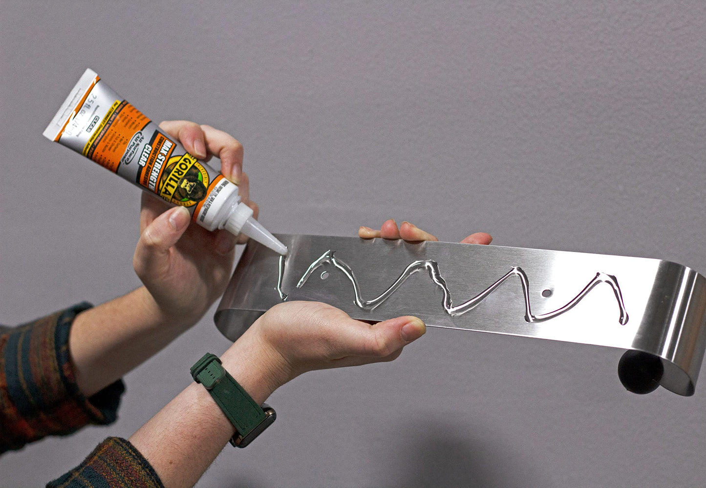 Gorilla Max Strength Construction Adhesive, Clear Glue, Squeeze Tube - Gap Filling and Waterproof