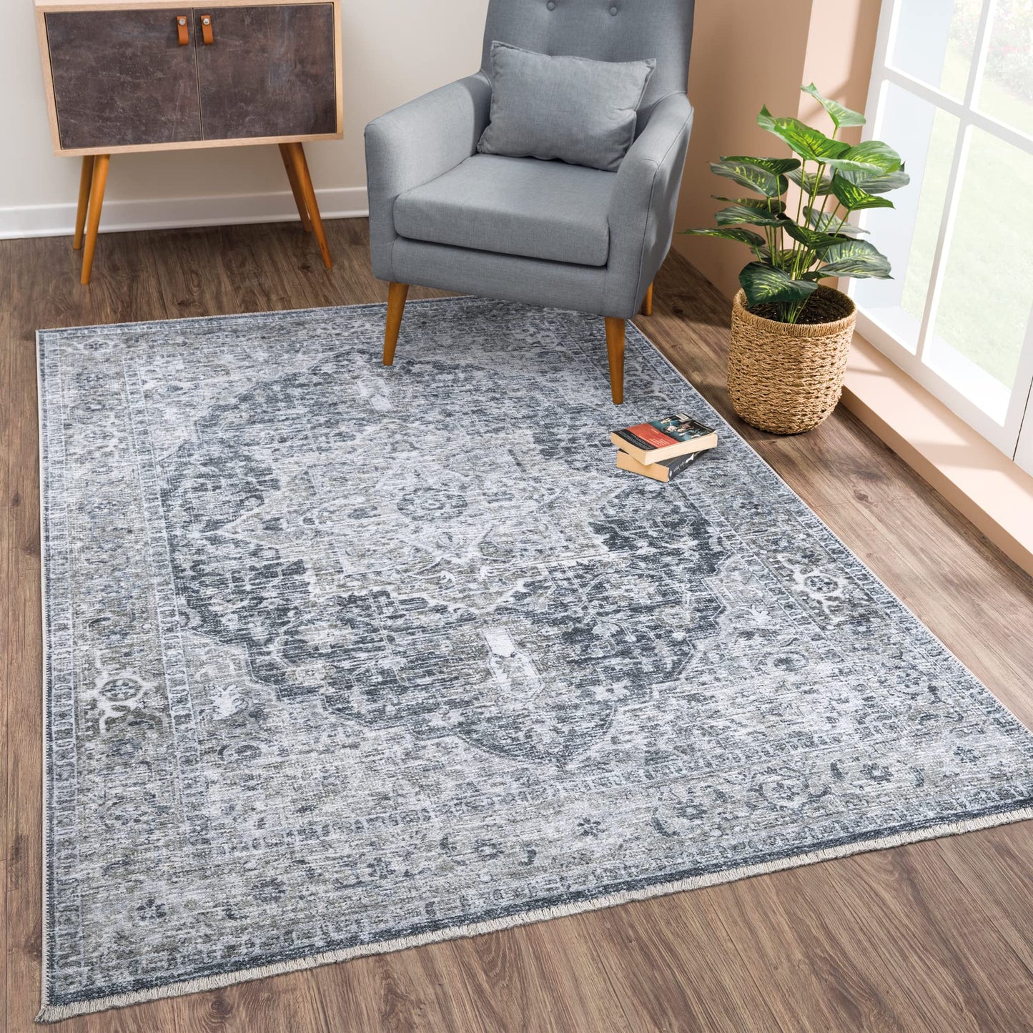 Tapis lavable antidérapant Bloom Rugs Caria 4x6 - Tapis traditionnel bleu pour salon, chambre, salle à manger et cuisine - Taille exacte : 4' x 6' 