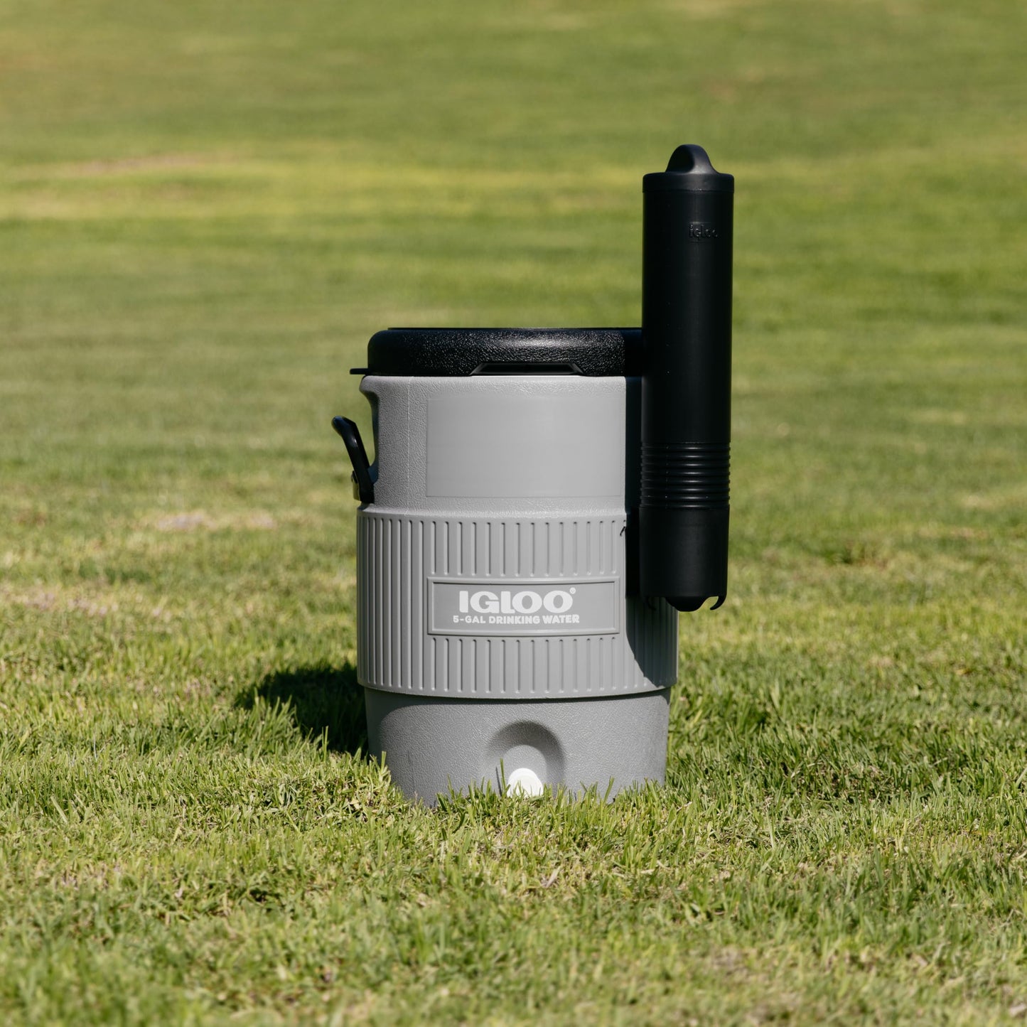 Igloo Sports Cooler | Insulated Beverage Dispenser with Spout |Portable Handwashing Station