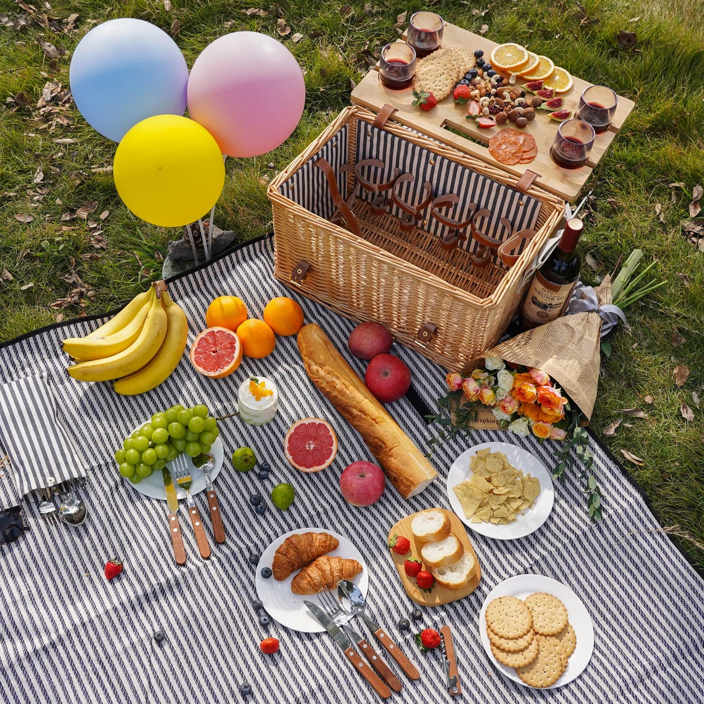 Picknickkorb aus Weide für 4 Personen, Picknick-Set für 4 Personen, Weidenkorb-Service-Geschenkset mit Decke, tragbarer Wein-Snack-Tisch aus Bambus für Camping und Partys im Freien 