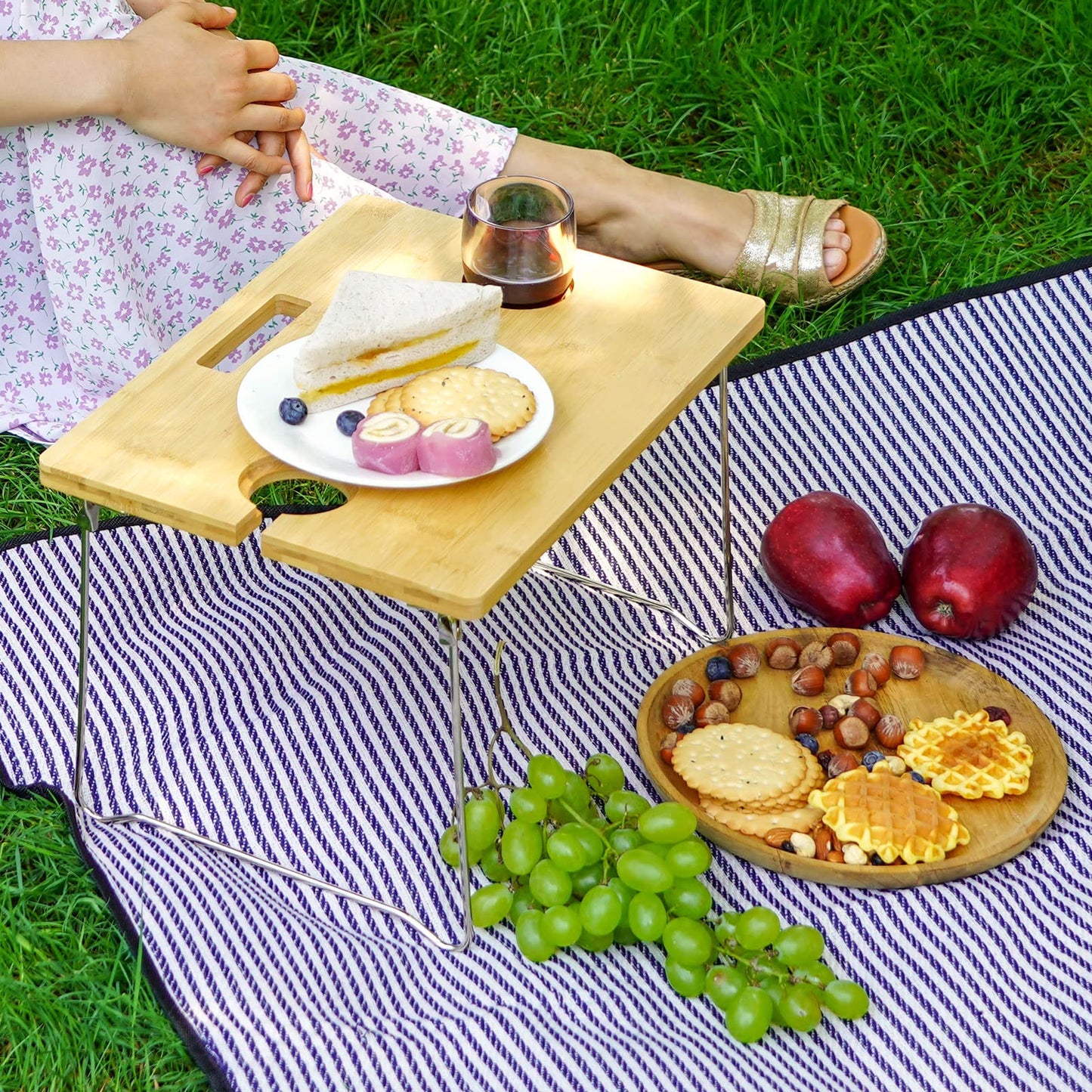 Wicker Picnic Basket for 4, 4 Person Picnic Kit, Willow Hamper Service Gift Set with Blanket Portable Bamboo Wine Snack Table for Camping and Outdoor Party