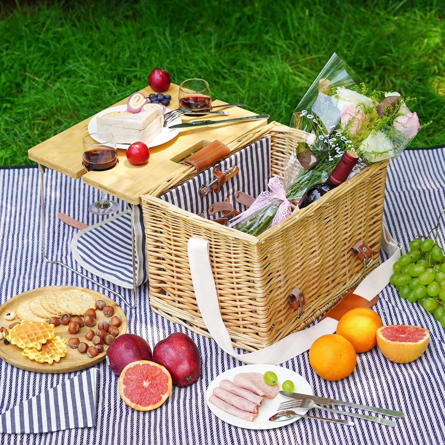 Picknickkorb aus Weide für 4 Personen, Picknick-Set für 4 Personen, Weidenkorb-Service-Geschenkset mit Decke, tragbarer Wein-Snack-Tisch aus Bambus für Camping und Partys im Freien 