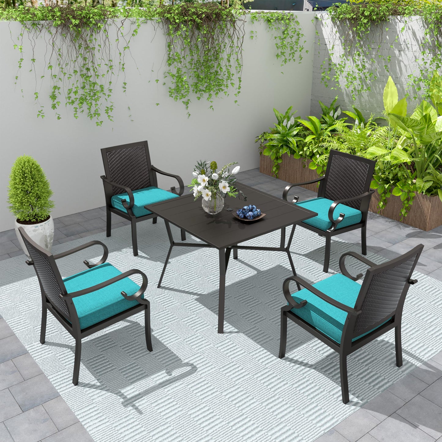 Ensemble de salle à manger de patio 15 pièces Meubles d'extérieur en rotin Ensemble de salle à manger avec 3 plateaux de table carrés en verre 12 chaises avec coussins bleu marine pour patio, arrière-cour, cuisine extérieure, pelouse et jardin 