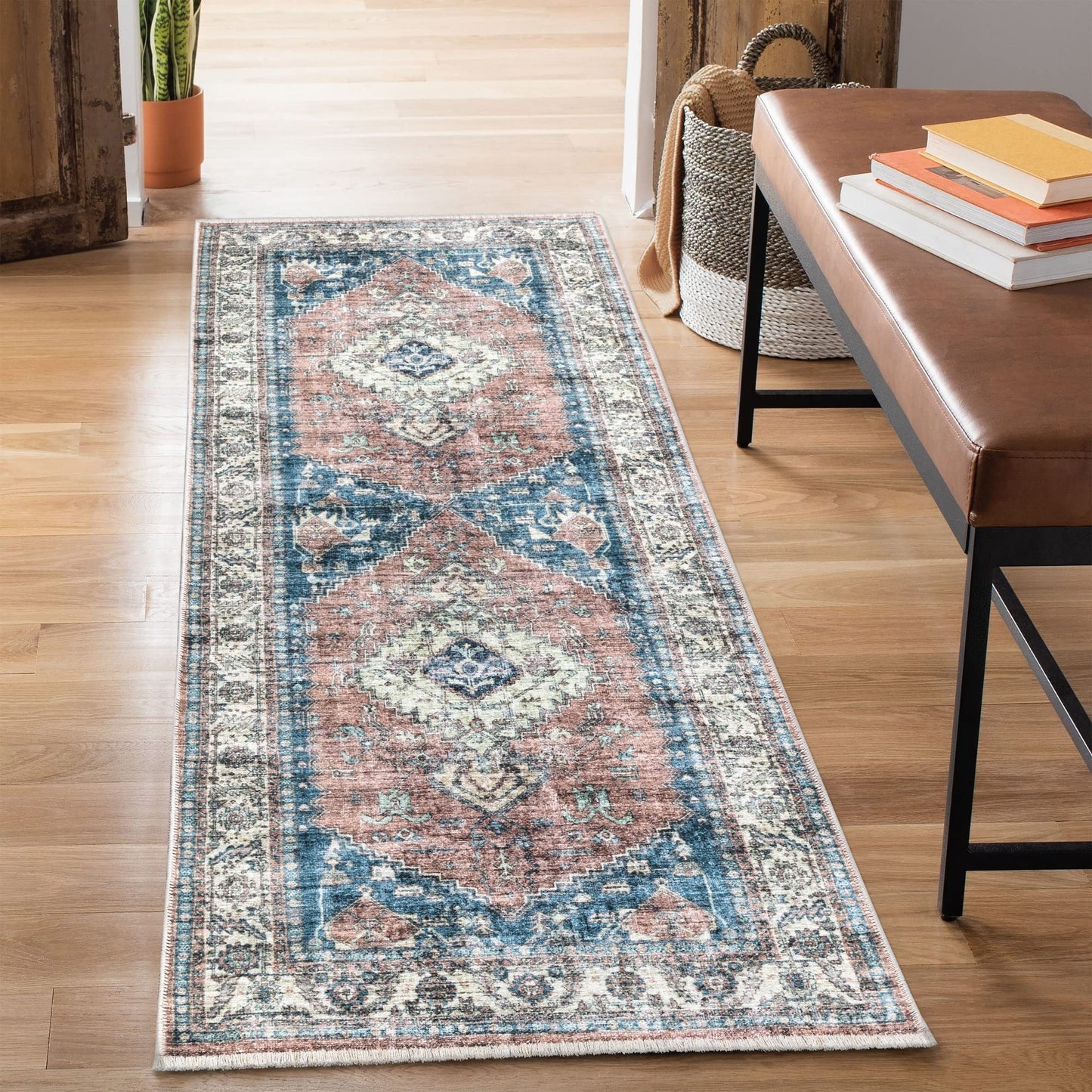 Tapis lavable antidérapant Bloom Rugs Caria 4x6 - Tapis traditionnel bleu pour salon, chambre, salle à manger et cuisine - Taille exacte : 4' x 6' 